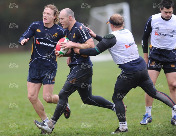 27.11.08 - Australia Rugby Training - Stirling Mortlock in action during training 