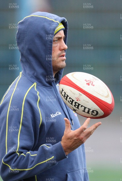 271112 - Australia Rugby Training session - Australia's Nathan Sharpe during training