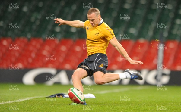 28.11.08 - Australia Rugby Training - Matt Giteau in action during training 