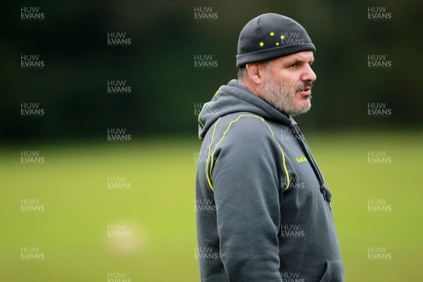 281113 - Australia Rugby Training - Head Coach Ewen McKenzie 