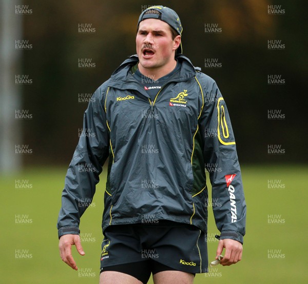 281113 - Australia Rugby Training - Captain Ben Mowen 