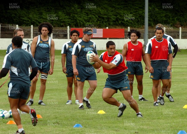 12.06.08..Australia Under 20s Rugby Training  Australian , coaching session for local clubs and schools at Cross Keys Australian squad training 