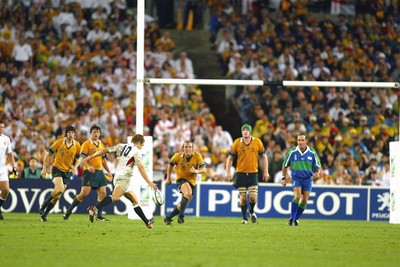 221103 - Australia v England - Rugby World Cup Final - England's Jonny Wilkinson kicks the winning drop goal