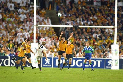 221103 - Australia v England - Rugby World Cup Final - England's Jonny Wilkinson kicks the winning drop goal