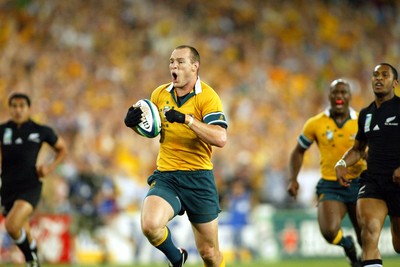 151103 - Australia v New Zealand - Rugby World Cup Semi Final - Australia's Stirling Mortlock runs in to score try