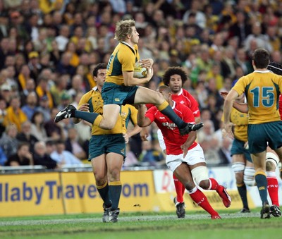 02.06.07 AUSTRALIA v WALES, 2nd Test ,Brisbane. Australia's Drew Mitchell takes high ball ahead of Gavin Thomas 