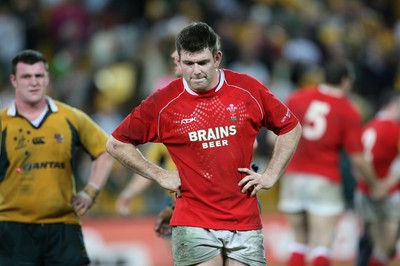 02.06.07 AUSTRALIA v WALES, 2nd Test ,Brisbane. Michael owen dejected at the end of the game. 
