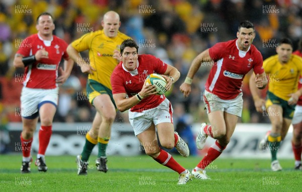 090612 - Australia v Wales - Castrol EDGE Series -James Hook of Wales gets into space