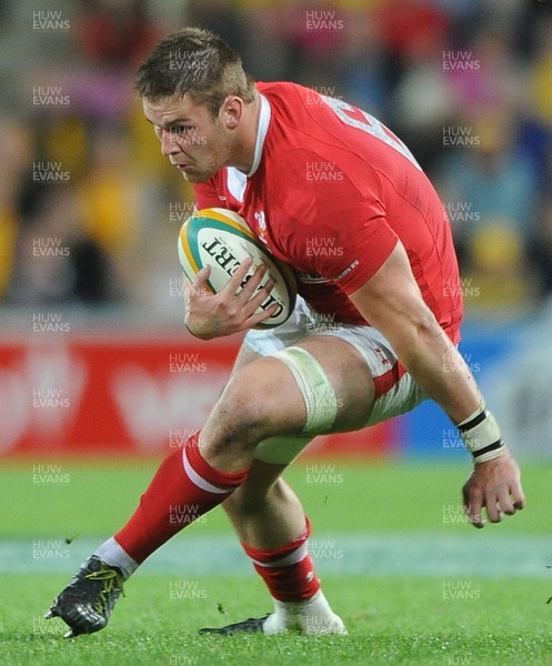 090612 - Australia v Wales - Castrol EDGE Series -Dan Lydiate of Wales