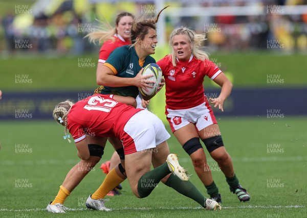 221022 - Australia v Wales, Women’s Rugby World Cup, Pool A - Carys Williams-Morris of Wales tackles Grace Hamilton of Australia
