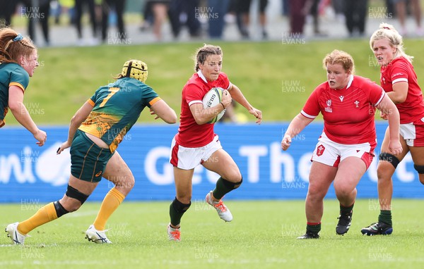 221022 - Australia v Wales, Women’s Rugby World Cup, Pool A - Jasmine Joyce of Wales looks to break away