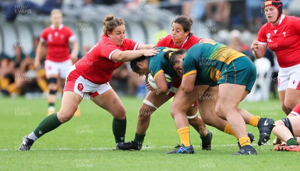 221022 - Australia v Wales, Women’s Rugby World Cup, Pool A - Siwan Lillicrap of Wales and Sioned Harries of Wales combine to halt the Australian attack