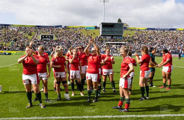 221022 - Australia v Wales, Women’s Rugby World Cup, Pool A - The Wales team applaud their families and supporters at the end of them match