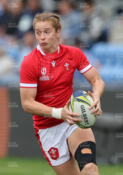 221022 - Australia v Wales, Women’s Rugby World Cup, Pool A - Lisa Neumann of Wales