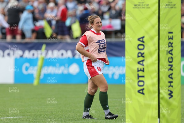 221022 - Australia v Wales, Women’s Rugby World Cup, Pool A - Siwan Lillicrap of Wales warms up