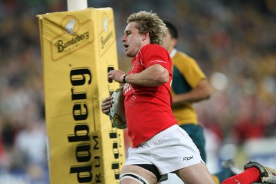26.05.07  AUSTRALIA v WALES, Telstra Stadium,Sydney Wales Jamie Robinson scores the second try 