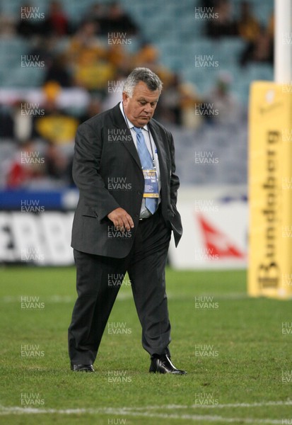 26.05.07 AUSTRALIA v WALES, 1st Test ,Brisbane. Australia Coach John Connolly. 