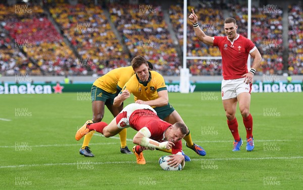 290919 - Australia v Wales - Rugby World Cup - Hadleigh Parkes of Wales gets the high ball touch down the opening try of the game