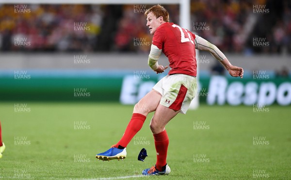 290919 - Australia v Wales - Rugby World Cup - Rhys Patchell of Wales kicks a penalty