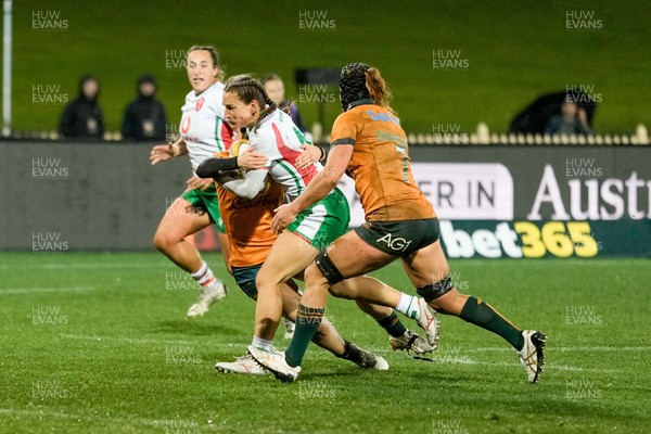 010825 - Australia Women v Wales Women - Jaz Joyce crashes over for Wales opnening try