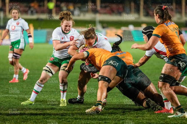 010825 - Australia Women v Wales Women - Gwenllian Pyrs of Wales and Abbie Fleming of Wales drive for the line