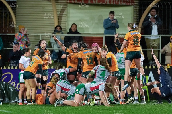010825 - Australia Women v Wales Women - Australia celebrate a try