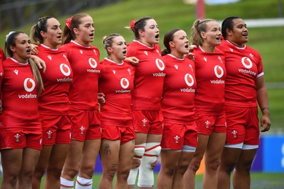 260725 - Australia Women v Wales Women - The Wales team line up for the anthems