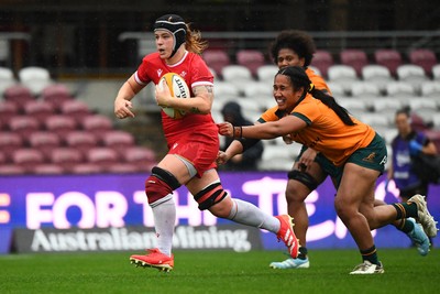 260725 - Australia Women v Wales Women - Bethan Lewis of Wales breaks away