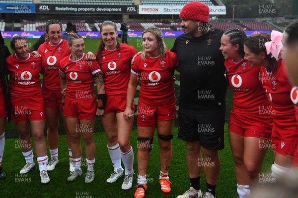 260725 - Australia Women v Wales Women - Alex Callender of Wales speaks to the players at the end of the match