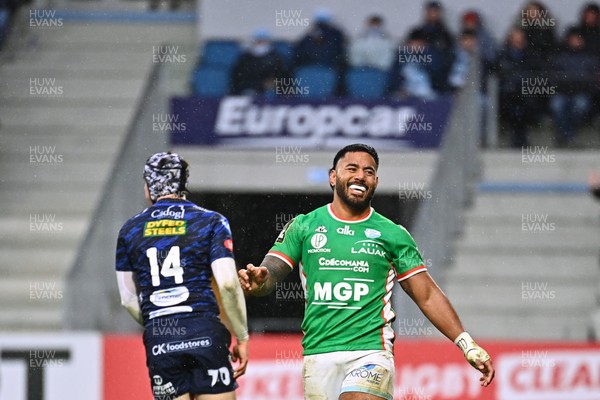 071224 - Aviron Bayonnais v Scarlets - EPCR Challenge Cup - Manu Tuilagi of Bayonne  