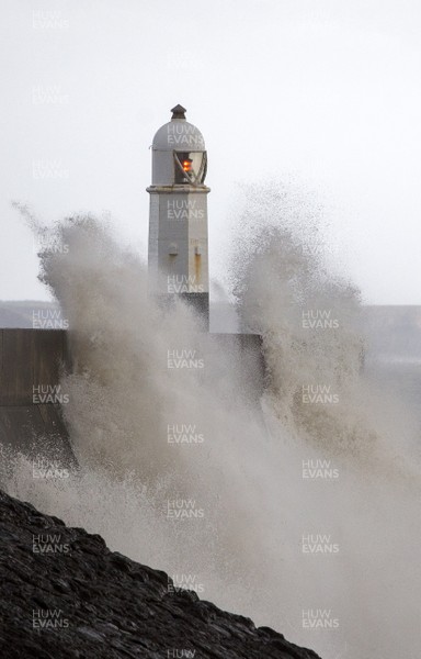 160118 - Picture shows the windy weather hitting the South Wales coast at Porthcawl