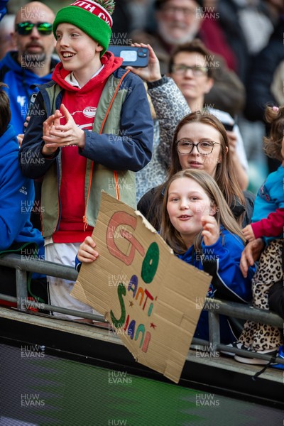180426 - Bala v Machynlleth - WRU Women's National Bowl - Young fan with sign supporting her aunt