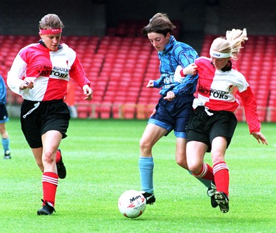 Bangor City Girls v Inter Cardiff Ladies 210595