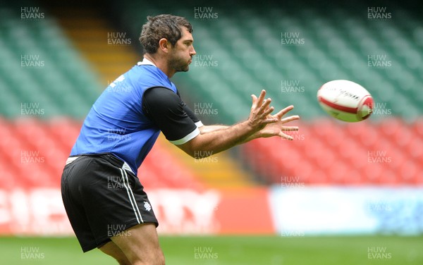 010612 - Barbarians Rugby Captains Run -Stephen Donald during training