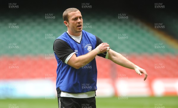 010612 - Barbarians Rugby Captains Run -Richie Rees during training