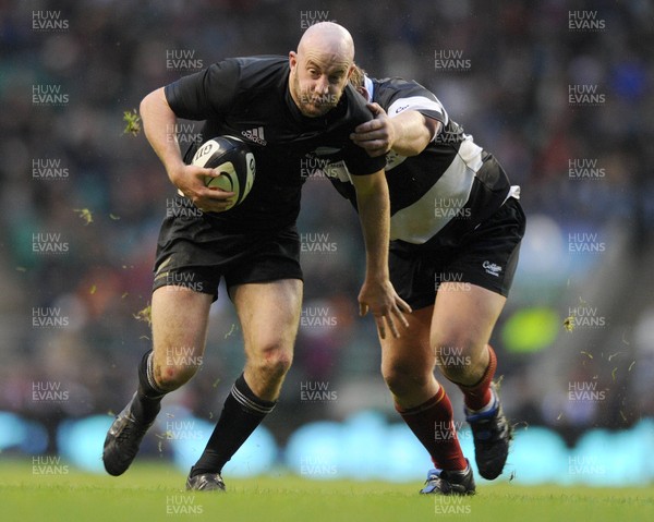 05.12.09 - Barbarians v New Zealand - The MasterCard Trophy - Brendon Leonard of New Zealand tries to break. 