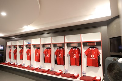 270626 - Barbarians v Wales - Friendly - Wales dressing room before the game