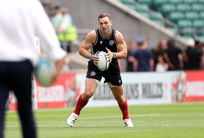 270626 - Barbarians v Wales - Friendly - George North of Barbarians in the warm up