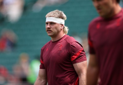 270626 - Barbarians v Wales - Friendly - Aaron Wainwright of Wales in the warm up