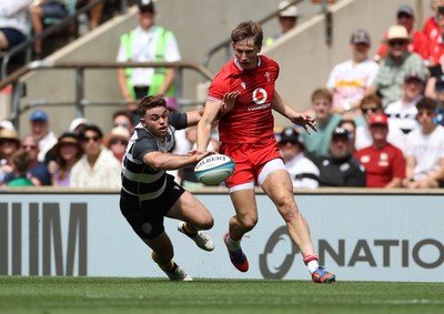 270626 - Barbarians v Wales - Friendly - Ellis Mee of Wales can�t get a hand to the ball