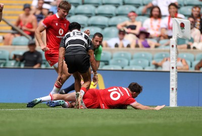 270626 - Barbarians v Wales - Friendly - Dan Edwards of Wales scores a try