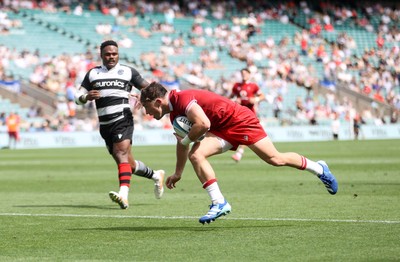 270626 - Barbarians v Wales - Friendly - Dan Edwards of Wales scores a try