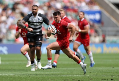 270626 - Barbarians v Wales - Friendly - Reuben Morgan-Williams of Wales runs in to score a try