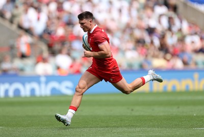 270626 - Barbarians v Wales - Friendly - Reuben Morgan-Williams of Wales runs in to score a try