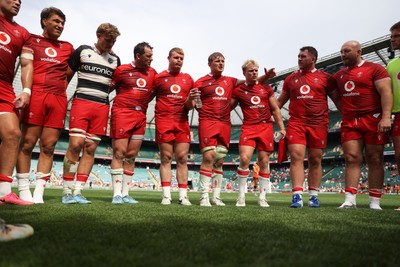 270626 - Barbarians v Wales - Friendly - Jac Morgan of Wales speaks in the team huddle