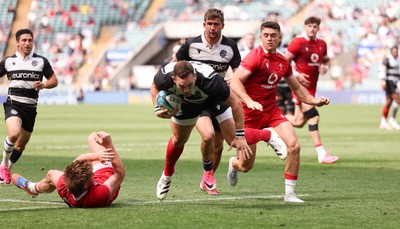 270626 - Barbarians v Wales - George North of Barbarians races in to score try