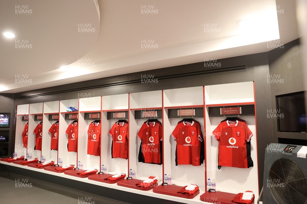 270626 - Barbarians v Wales - Friendly - Wales dressing room before the game