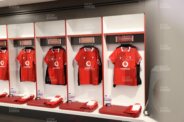 270626 - Barbarians v Wales - Friendly - Wales dressing room before the game