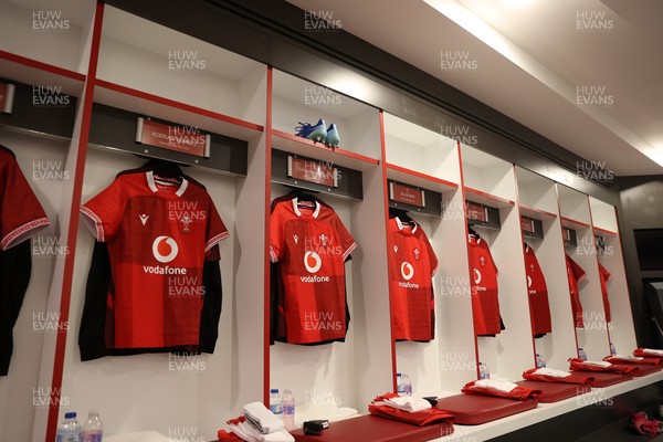 270626 - Barbarians v Wales - Friendly - Wales dressing room before the game