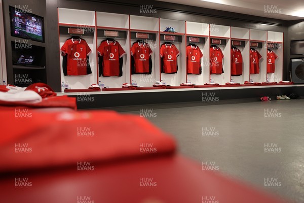 270626 - Barbarians v Wales - Friendly - Wales dressing room before the game